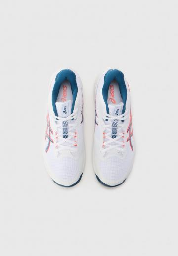 Кроссовки для зала