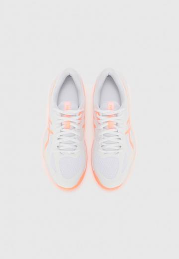 Кроссовки для зала