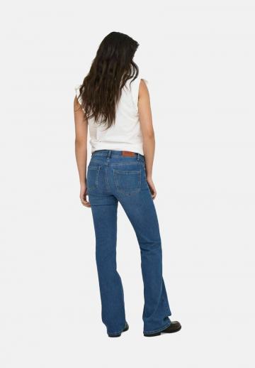 Клешеные джинсы