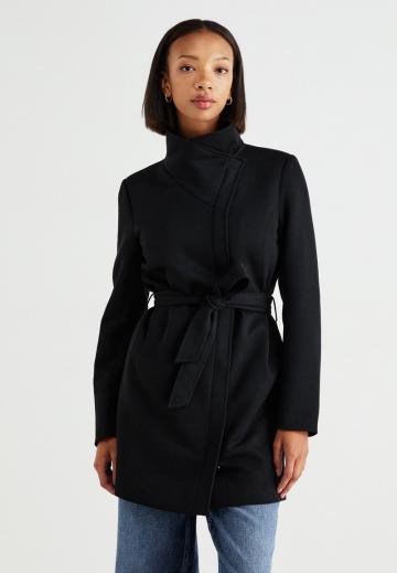 Короткое пальто