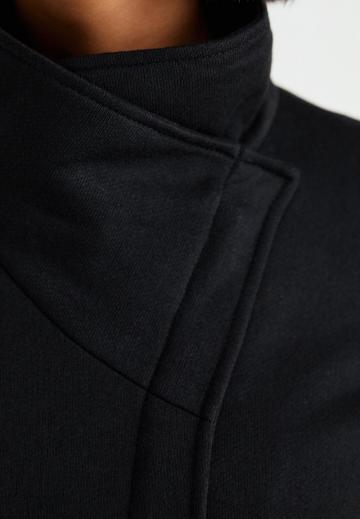 Короткое пальто