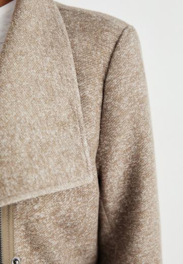 Короткое пальто