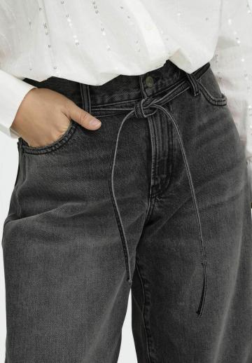 Прямые джинсы