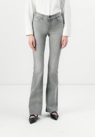 Узкие джинсы