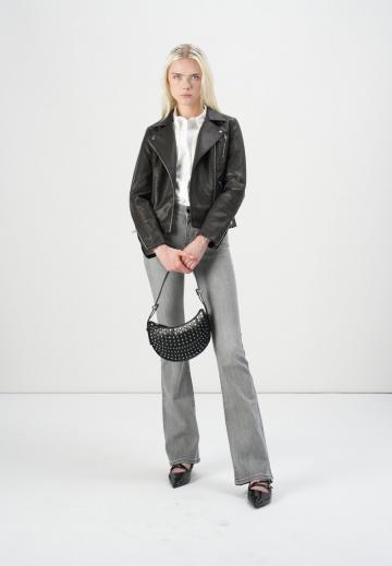 Узкие джинсы