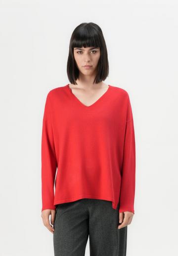 Пуловер с вырезом V
