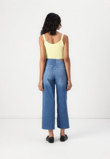 Свободные джинсы