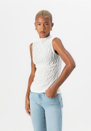 Короткие джинсы