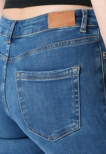 Клешеные джинсы