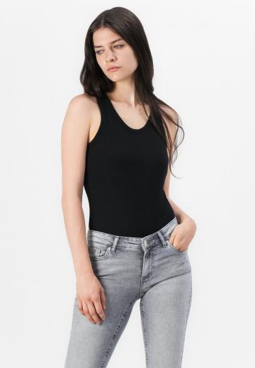 Узкие джинсы