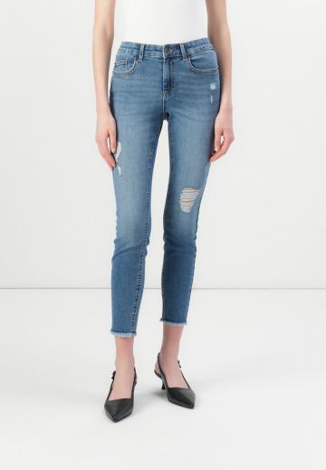 Короткие джинсы