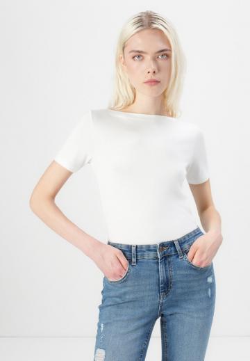 Короткие джинсы