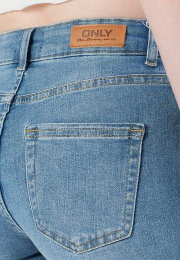 Джинсовые шорты