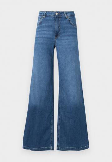 Свободные джинсы