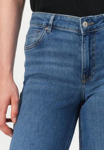 Свободные джинсы