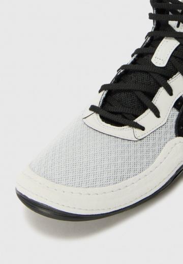 Тренировочные кроссовки