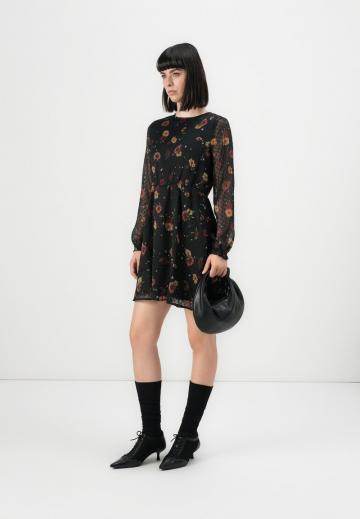 Короткое платье