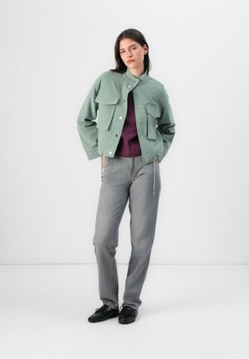 Куртка с накладнымит карманами