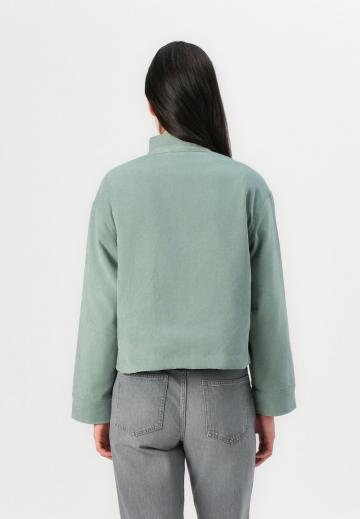 Куртка с накладнымит карманами