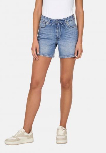 Джинсовые шорты