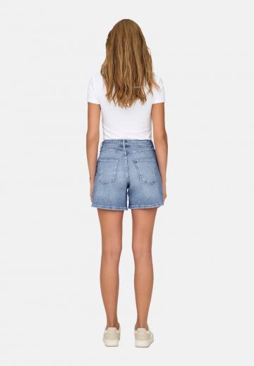 Джинсовые шорты