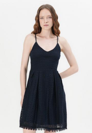 Короткое платье