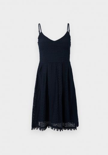 Короткое платье