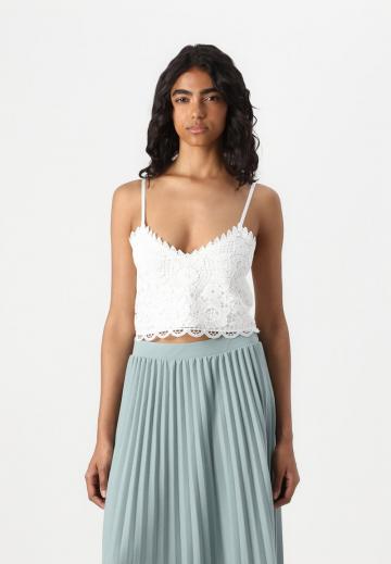 Топ на бретельках