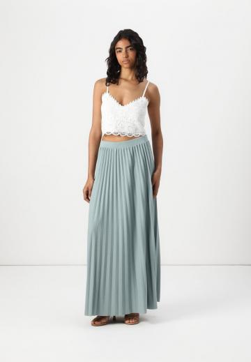 Топ на бретельках