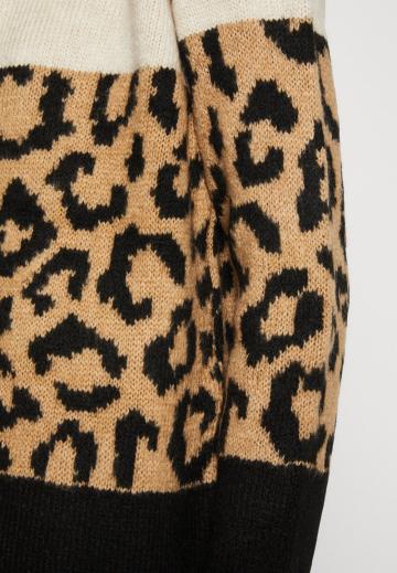 Жаккардовая вязаная кофта