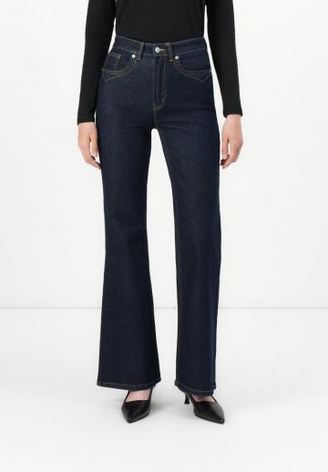 Клешеные джинсы