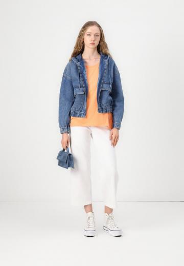 Куртка с накладнымит карманами