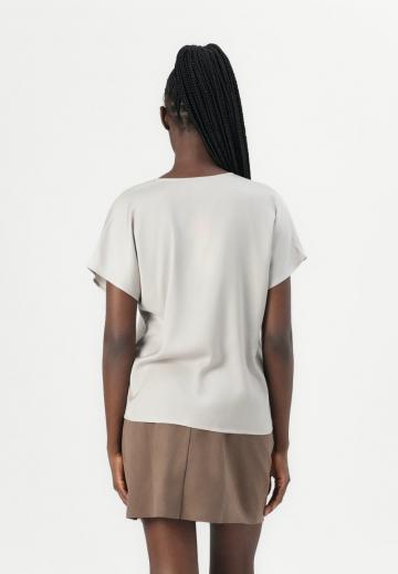 Атласная блузка