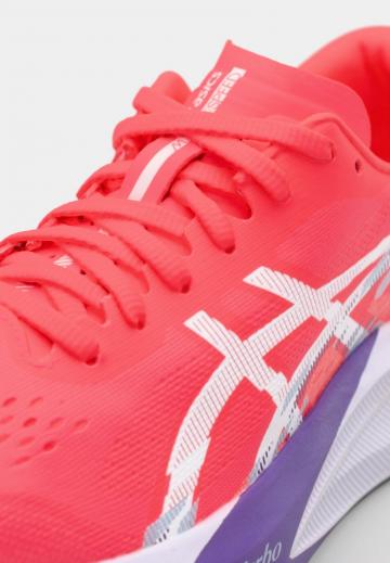 Беговые кроссовки