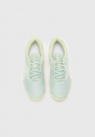 Теннисные кроссовки