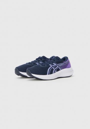 Беговые кроссовки