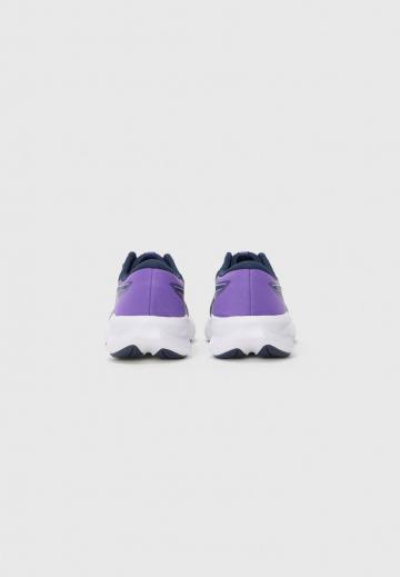 Беговые кроссовки