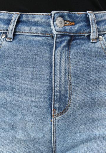 Узкие джинсы