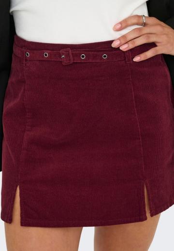 Юбка с накладными карманами