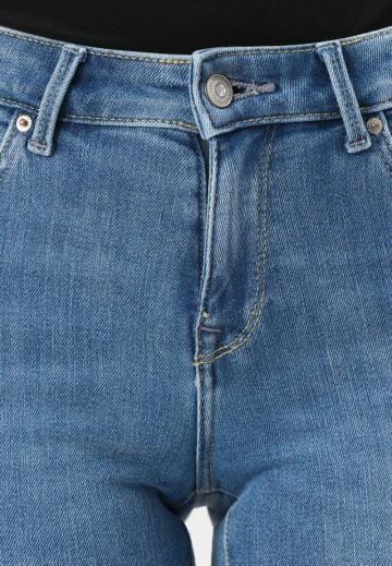 Клешеные джинсы