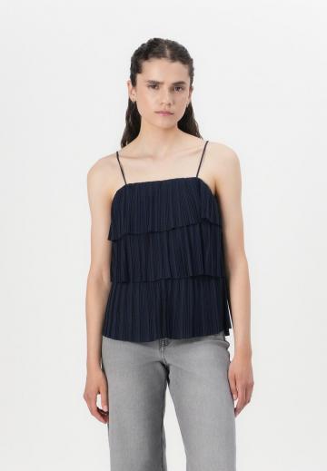 Блузка без рукавов