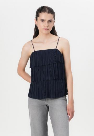 Блузка без рукавов