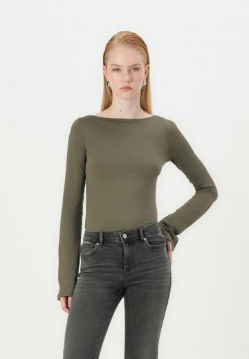 Клешеные джинсы