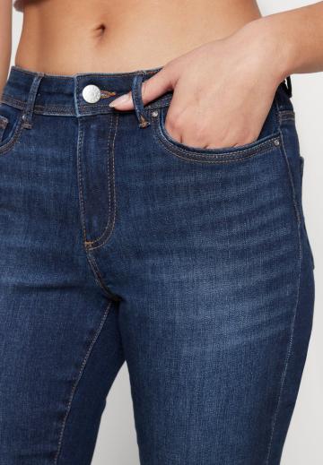 Узкие джинсы