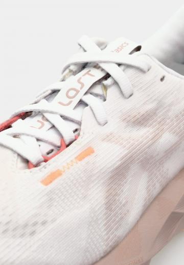 Беговые кроссовки