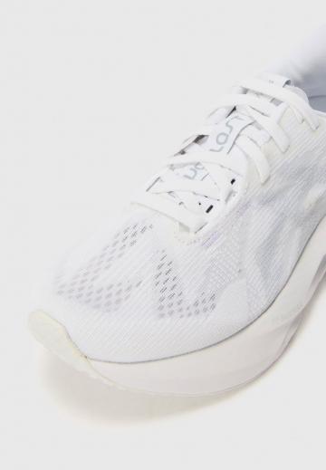 Беговые кроссовки