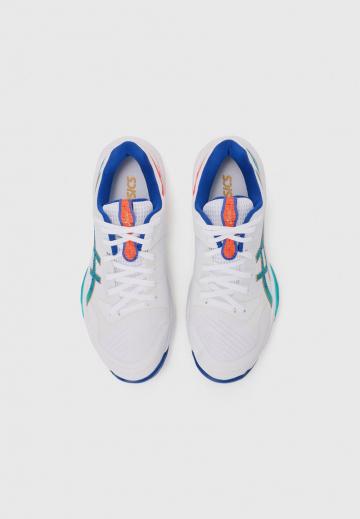 Кроссовки для зала