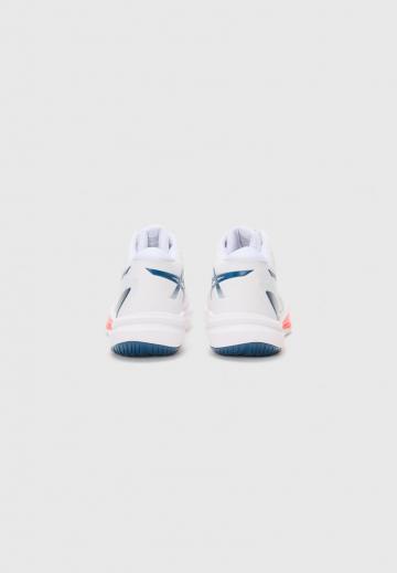 Кроссовки для зала