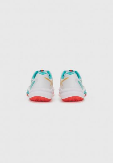 Кроссовки для зала