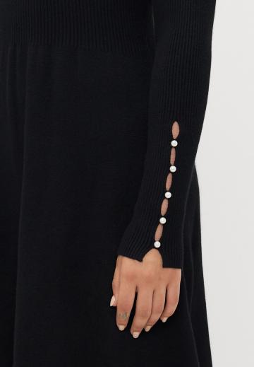 Вязаное платье